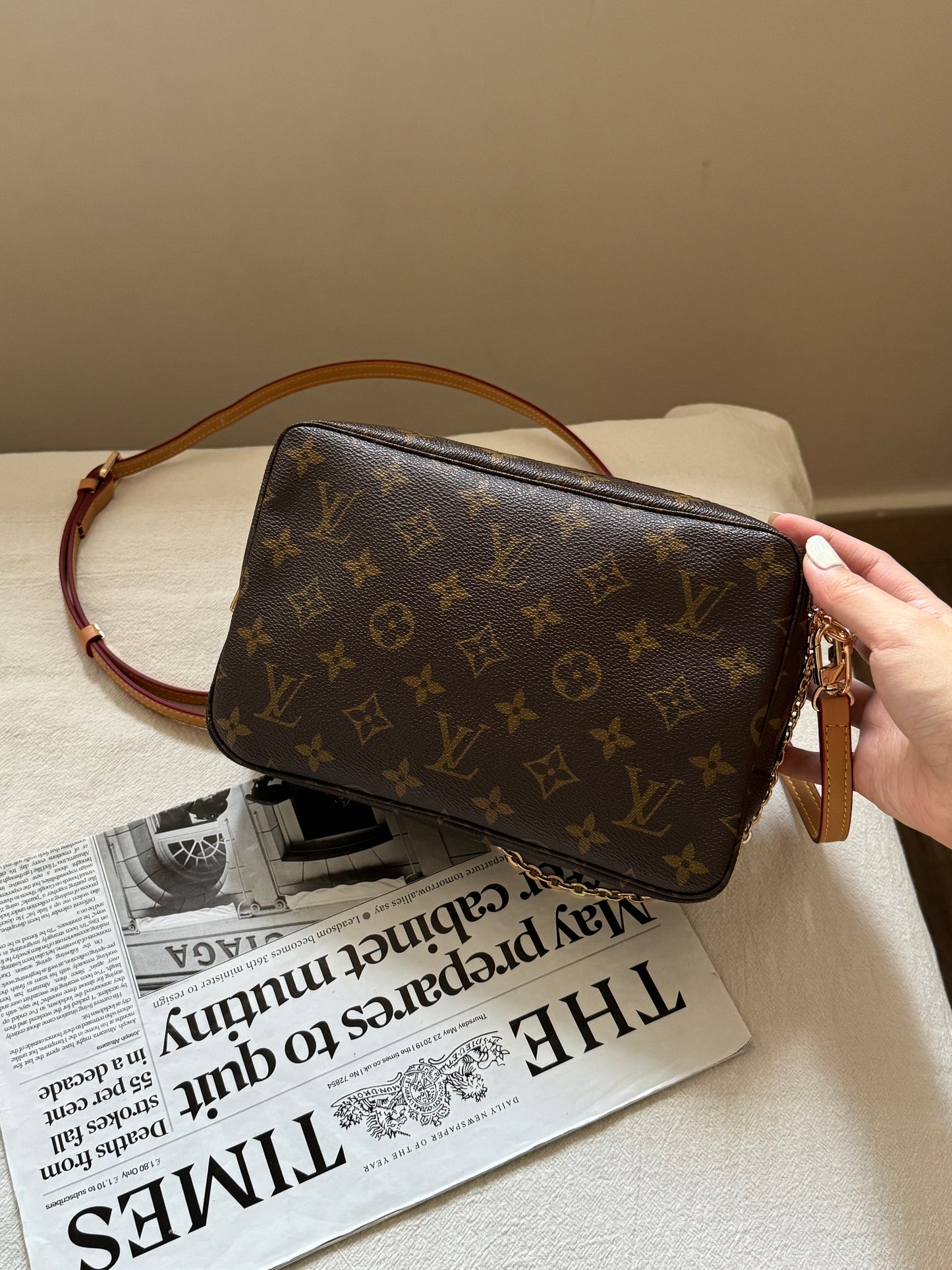 Vintage Louis Vuitton pouch, with add-on straps🧺