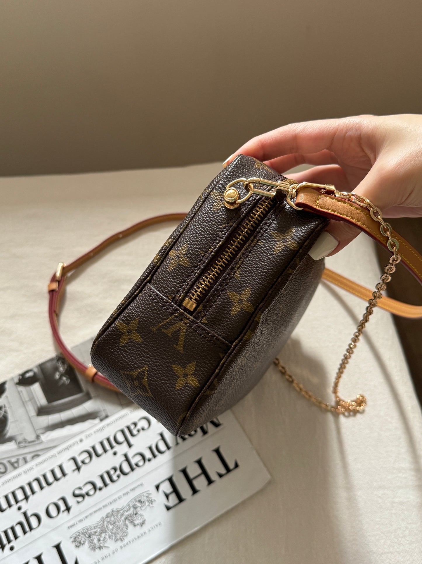 Vintage Louis Vuitton pouch, with add-on straps🧺