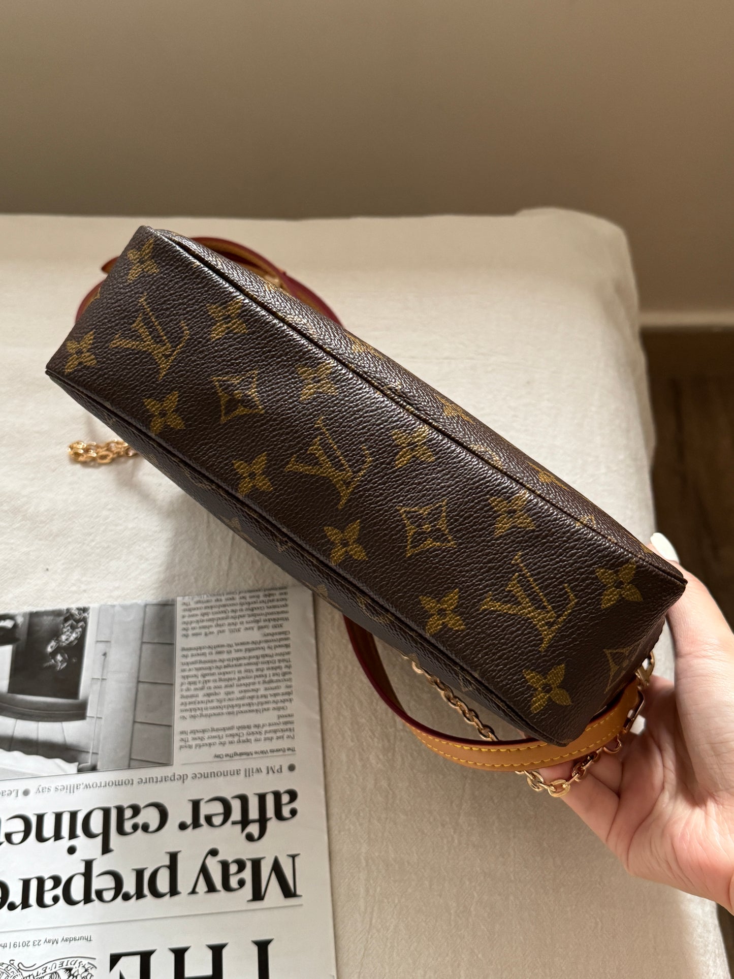 Vintage Louis Vuitton pouch, with add-on straps🧺