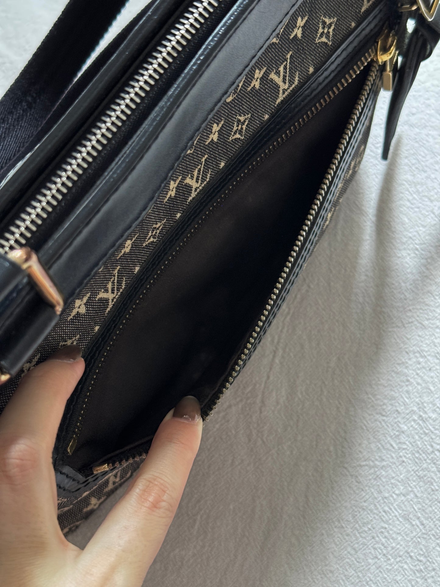 Vintage Louis Vuitton monogram shoulder bag