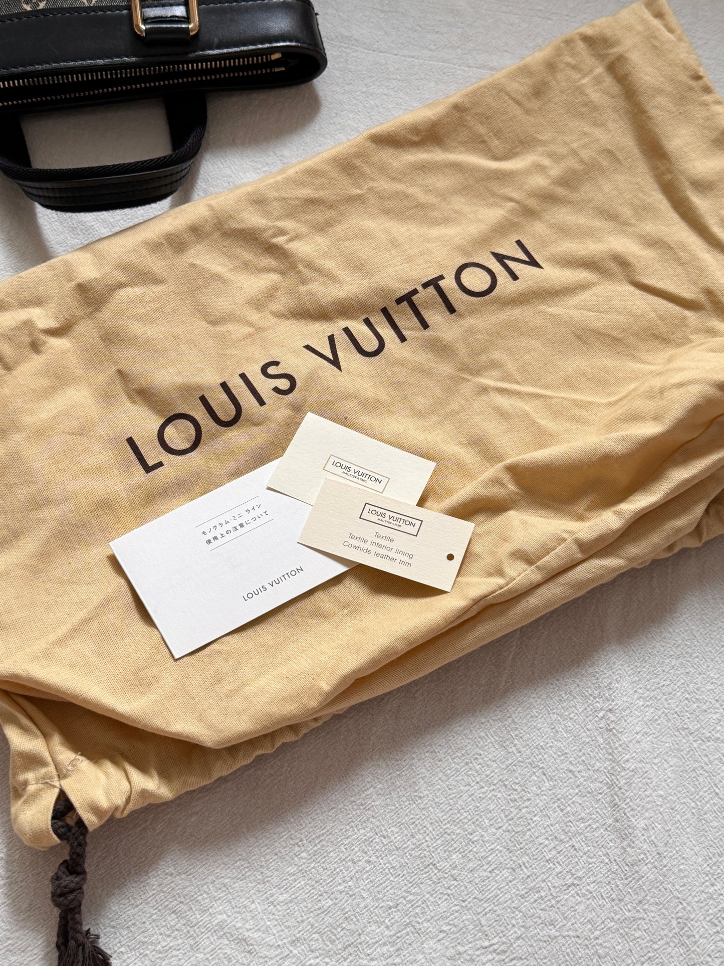 Vintage Louis Vuitton monogram shoulder bag