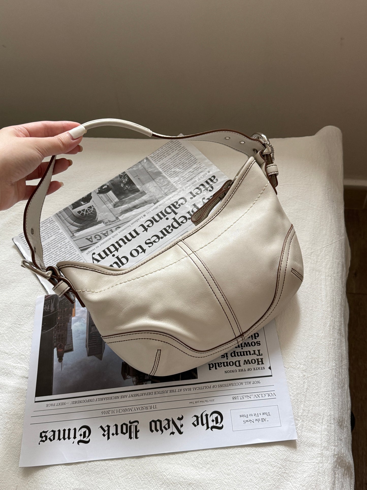 Vintage Coach 奶白半月包hobo bag☁️