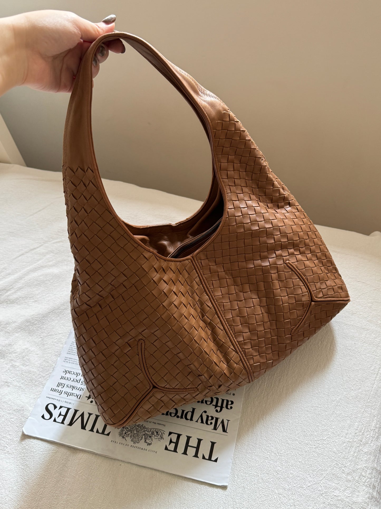 Vintage Bottega Veneta milk tea hobo bag