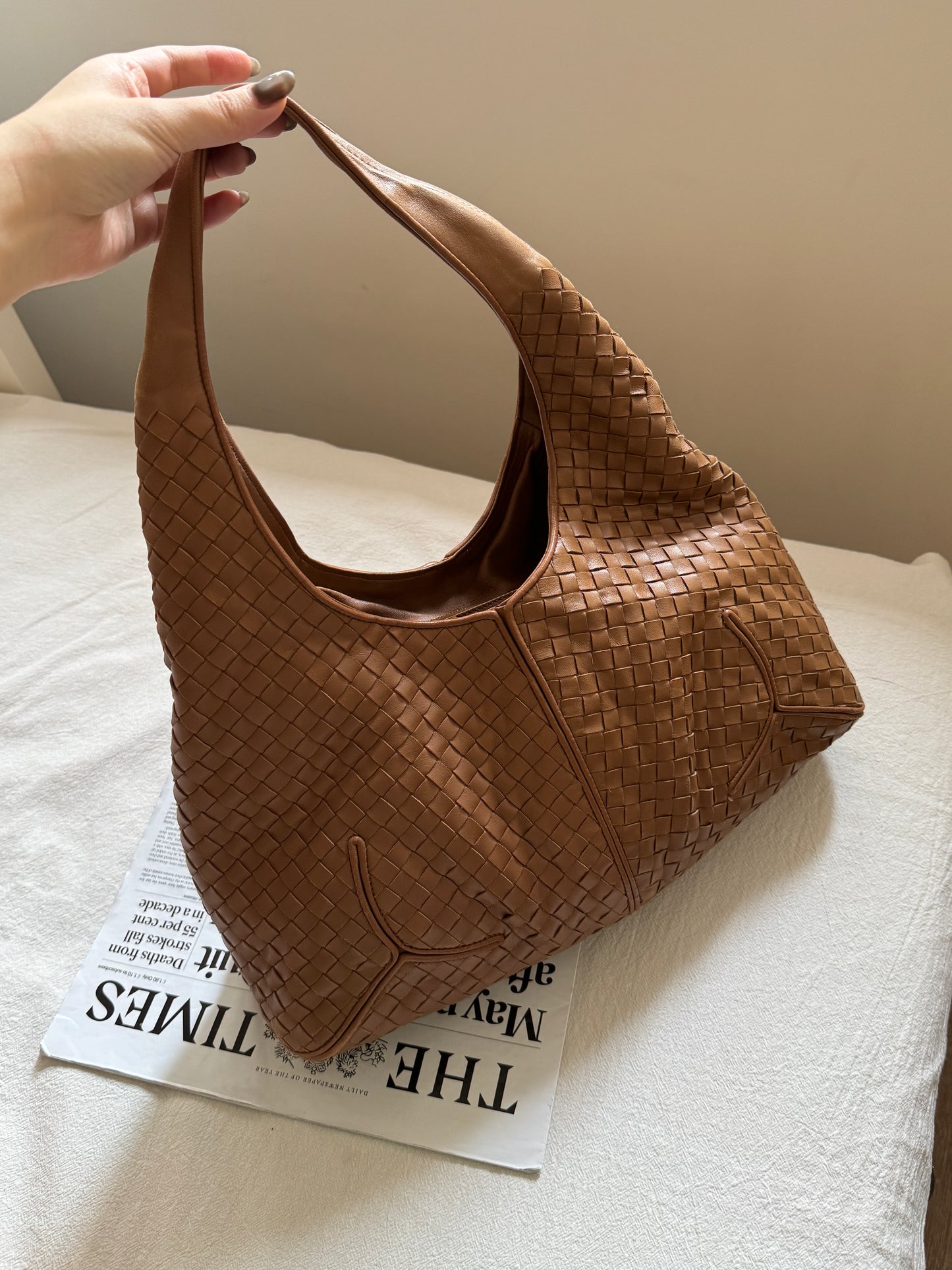 Vintage Bottega Veneta milk tea hobo bag
