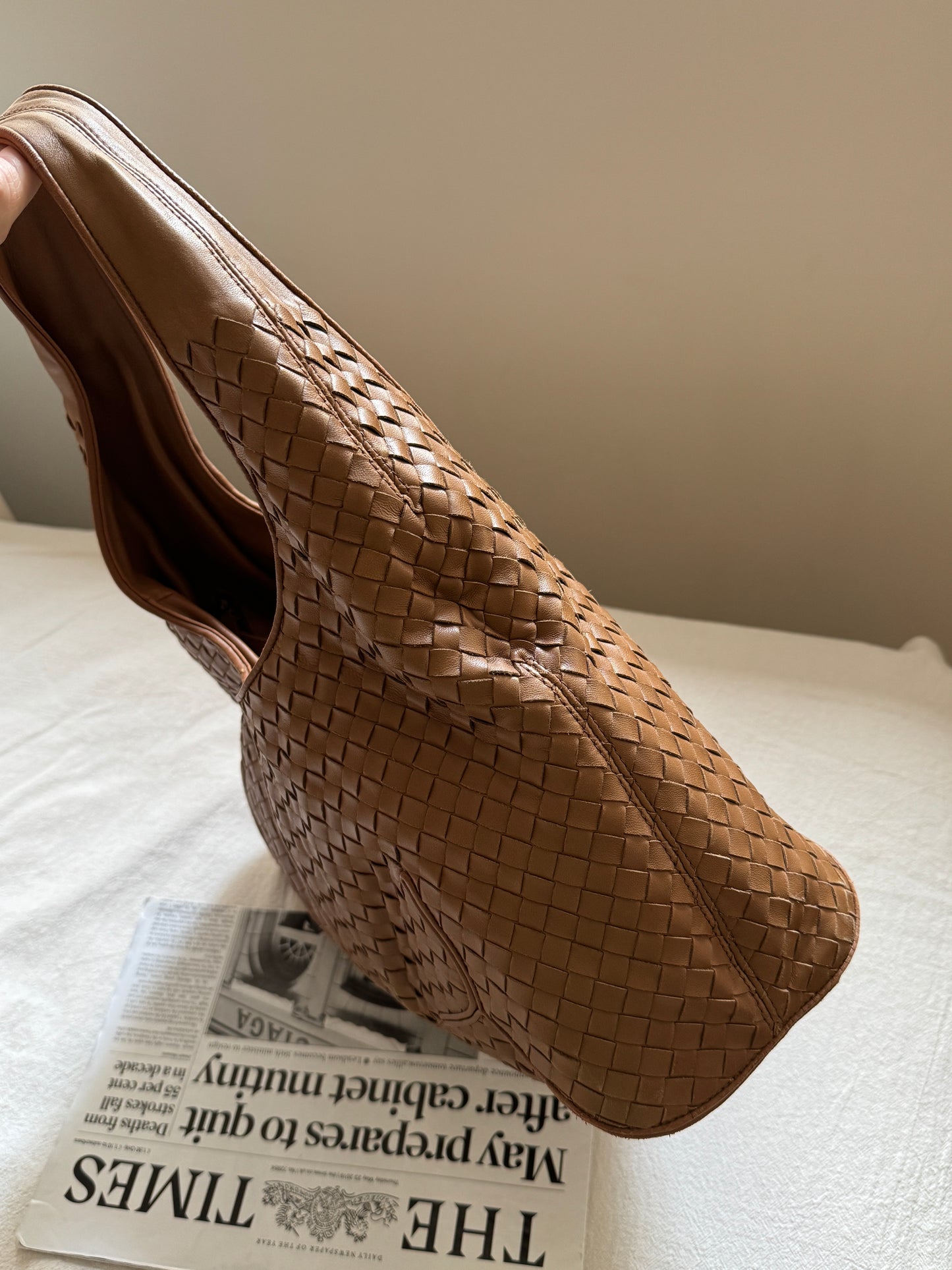 Vintage Bottega Veneta milk tea hobo bag