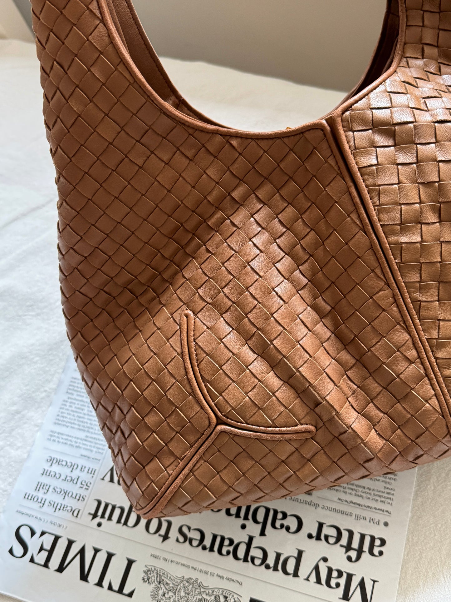 Vintage Bottega Veneta milk tea hobo bag