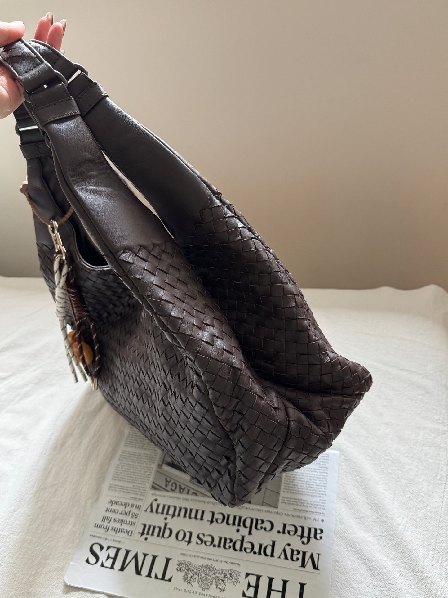 Vintage Bottega Veneta dark brown hobo bag🐻
