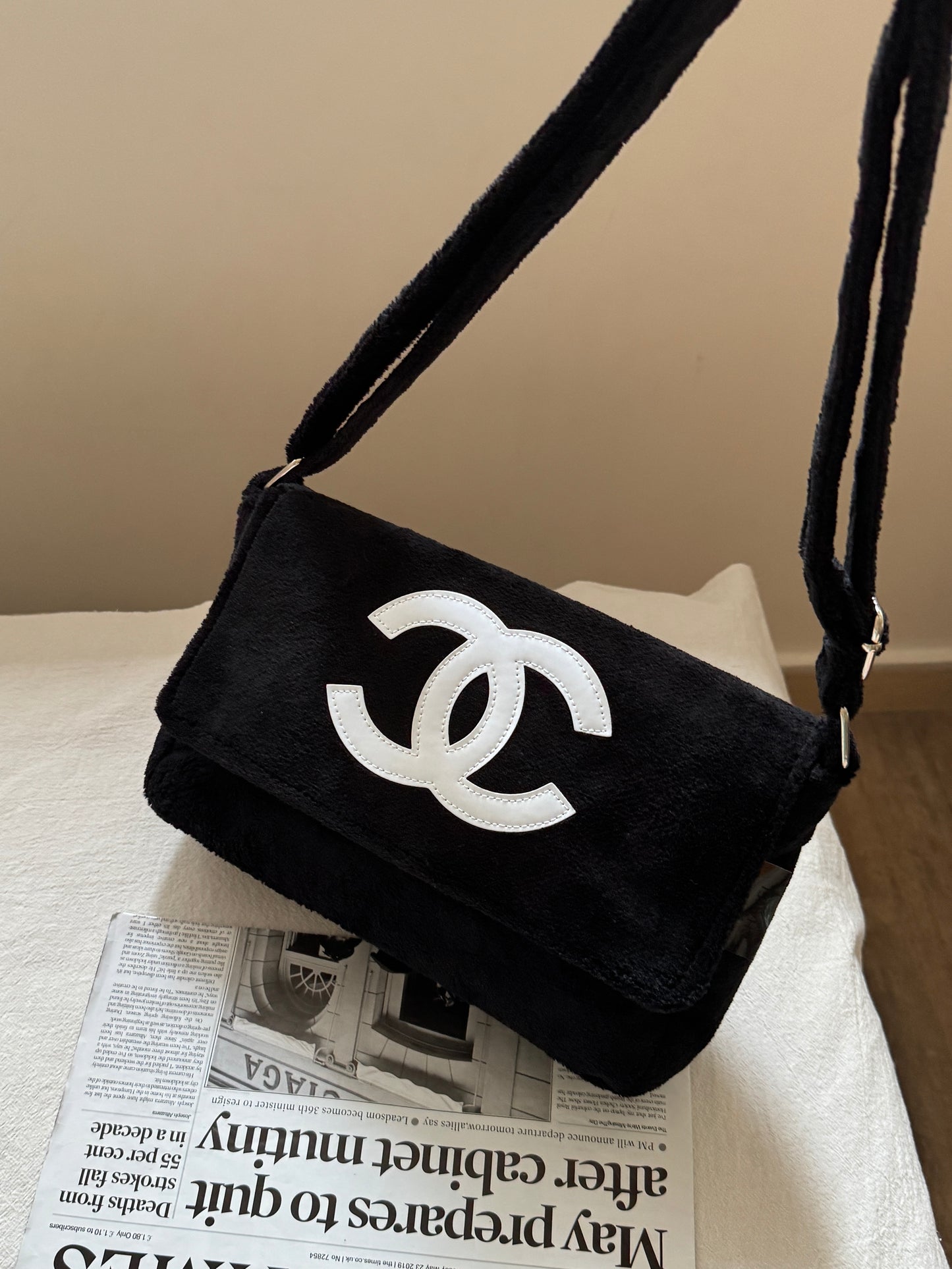 Vintage Chanel 黑白毛毛袋🐼