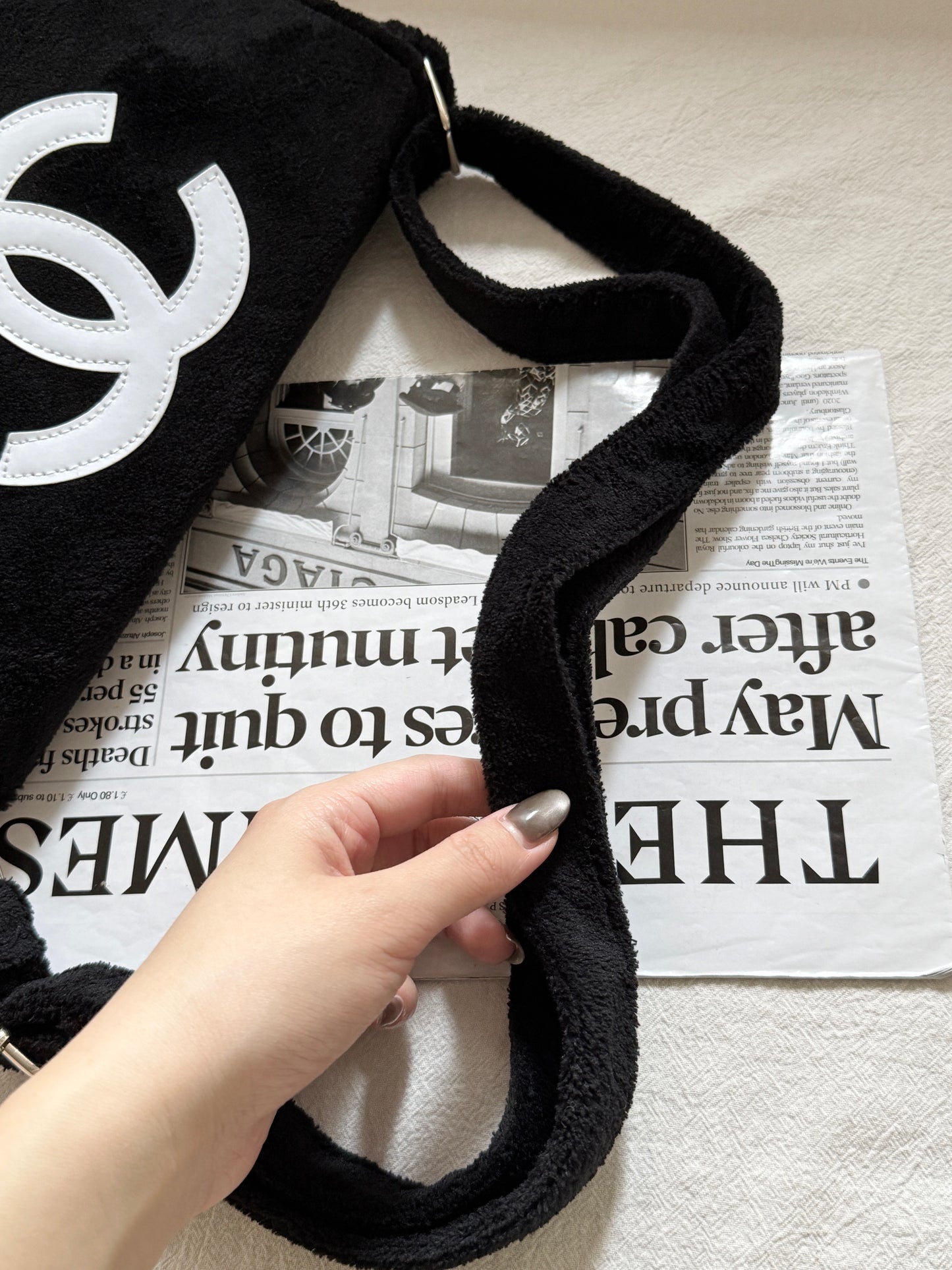 Vintage Chanel 黑白毛毛袋🐼