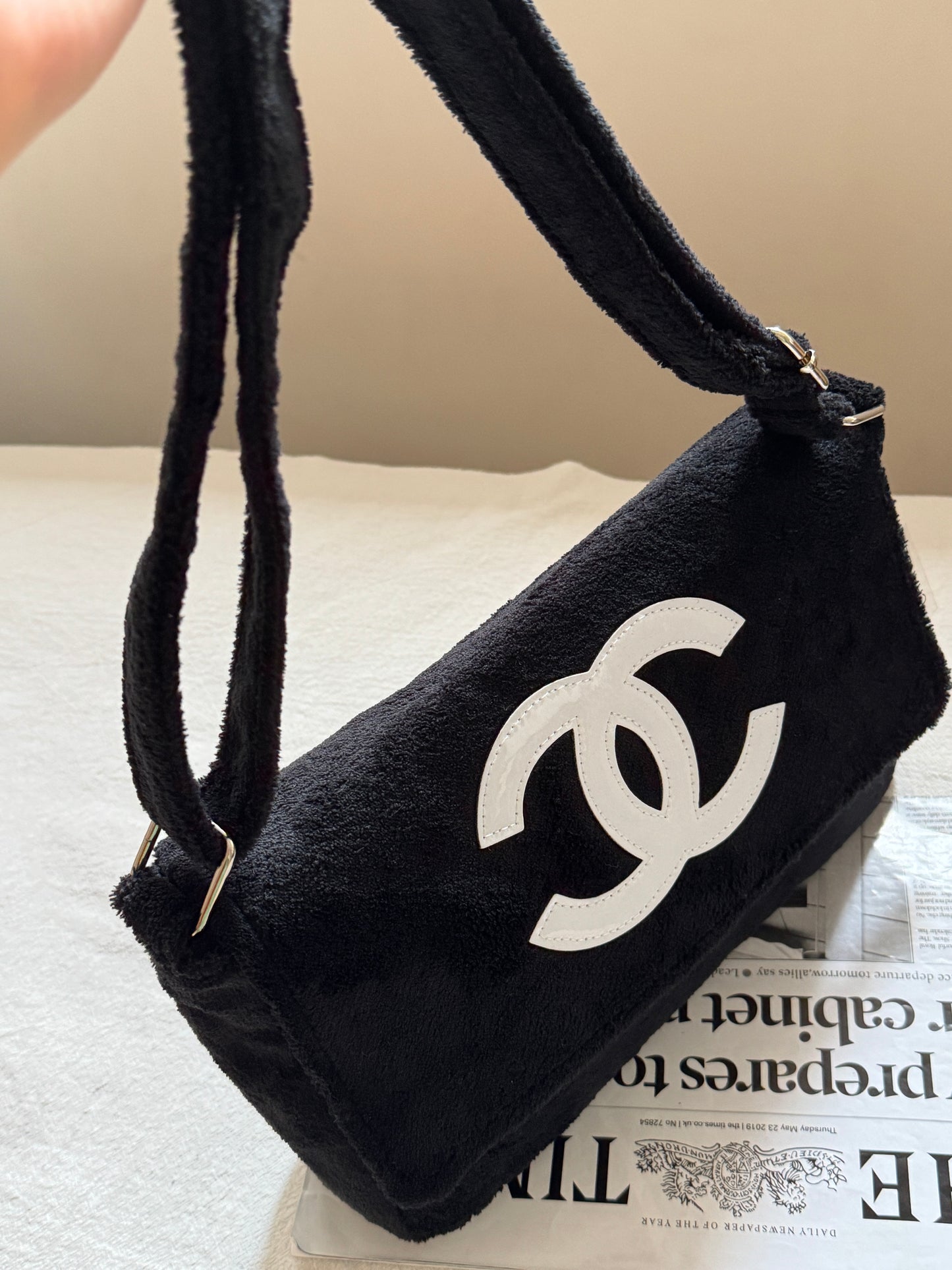 Vintage Chanel 黑白毛毛袋🐼