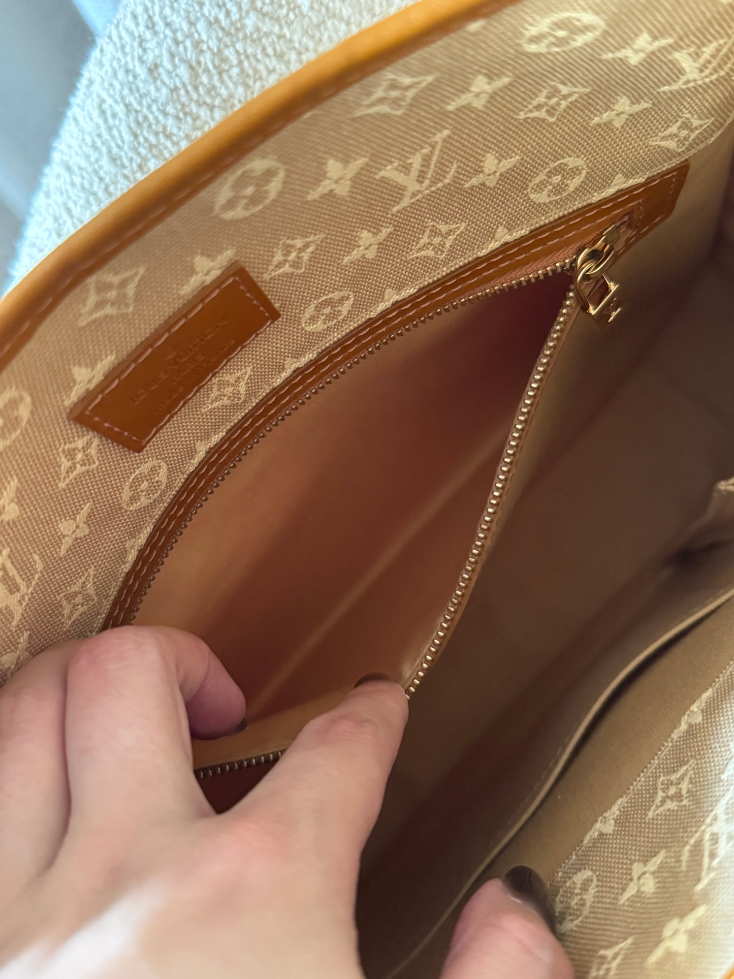 Vintage Louis Vuitton 奶茶牛仔crossbody bag