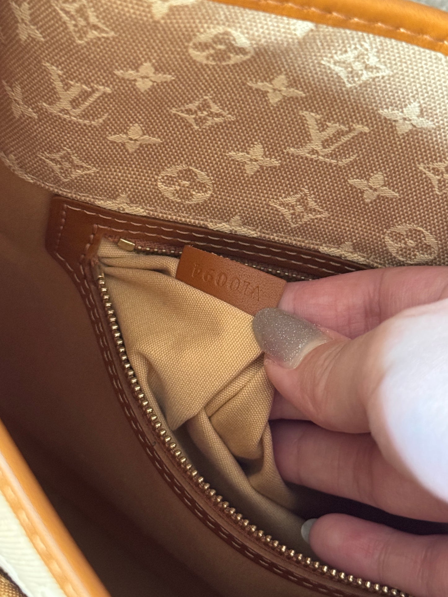 Vintage Louis Vuitton 奶茶牛仔crossbody bag