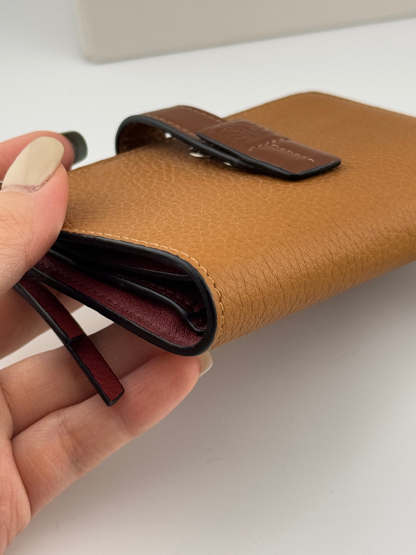 現代款box set全套! Loewe slim zip wallet短夾
