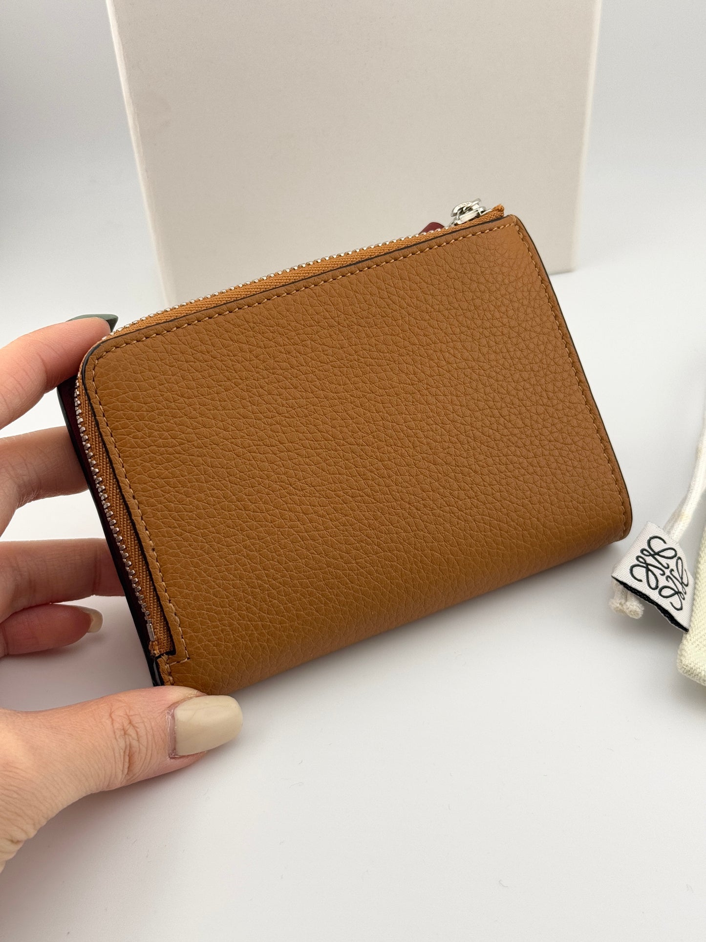 現代款box set全套! Loewe slim zip wallet短夾