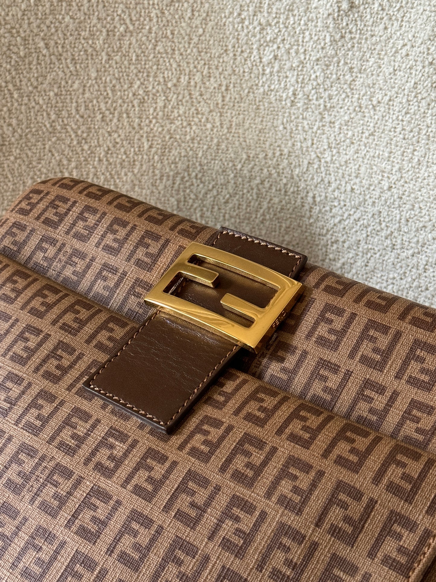 罕有!Vintage Fendi 金扣teddy mama baguette 🥖