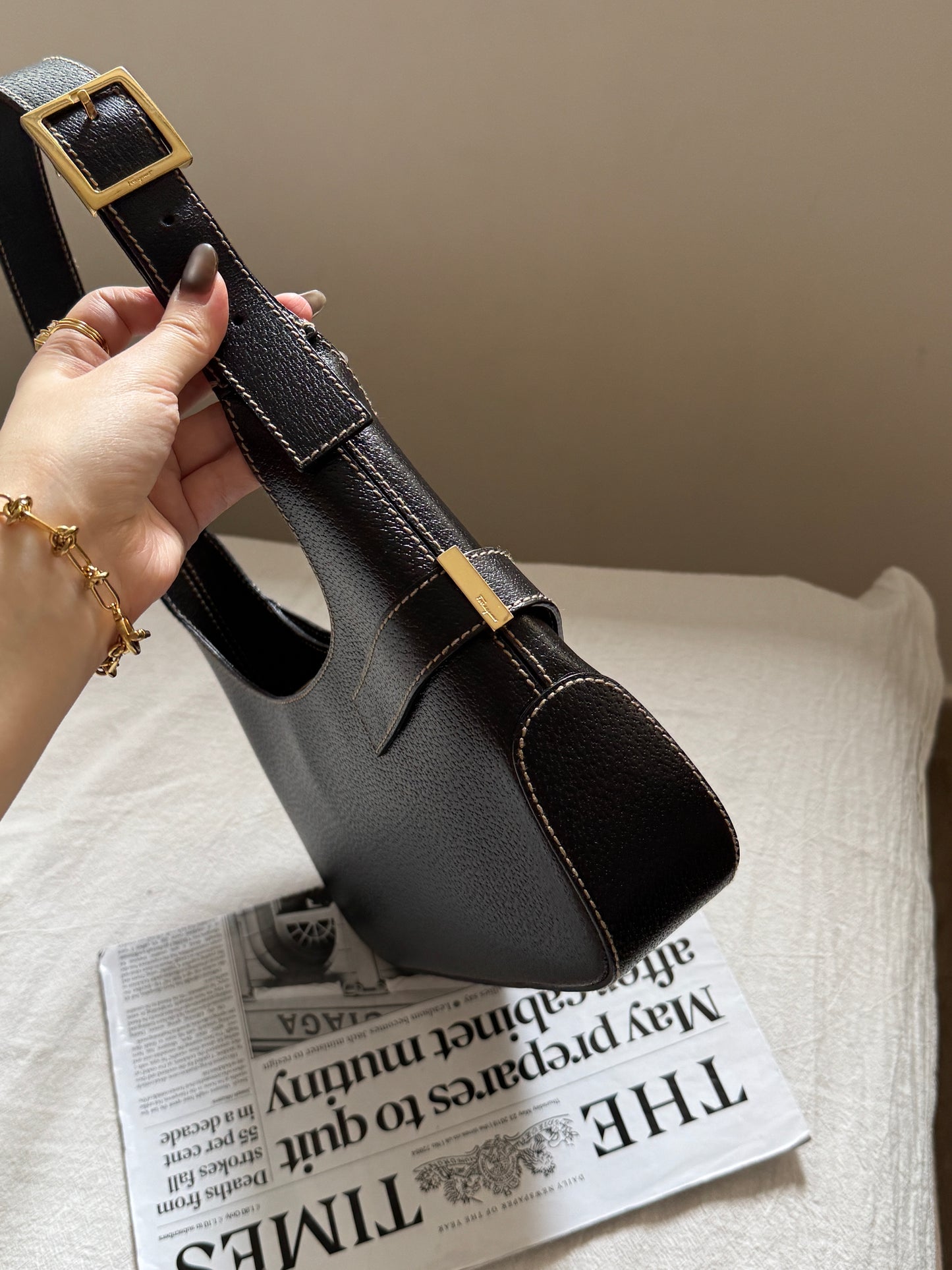 Vintage Salvatore Ferragamo hobo bag🌙