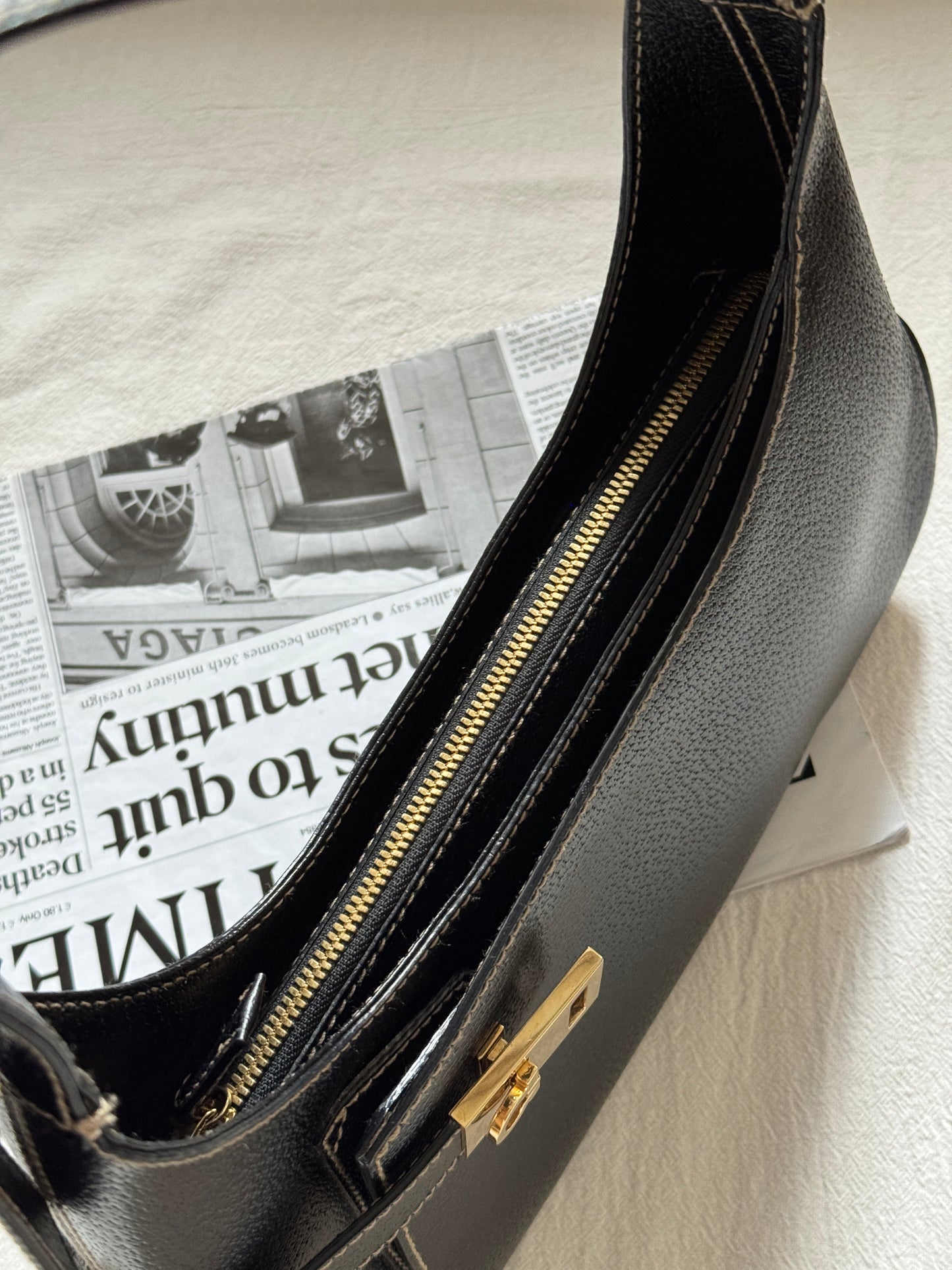 Vintage Salvatore Ferragamo hobo bag🌙