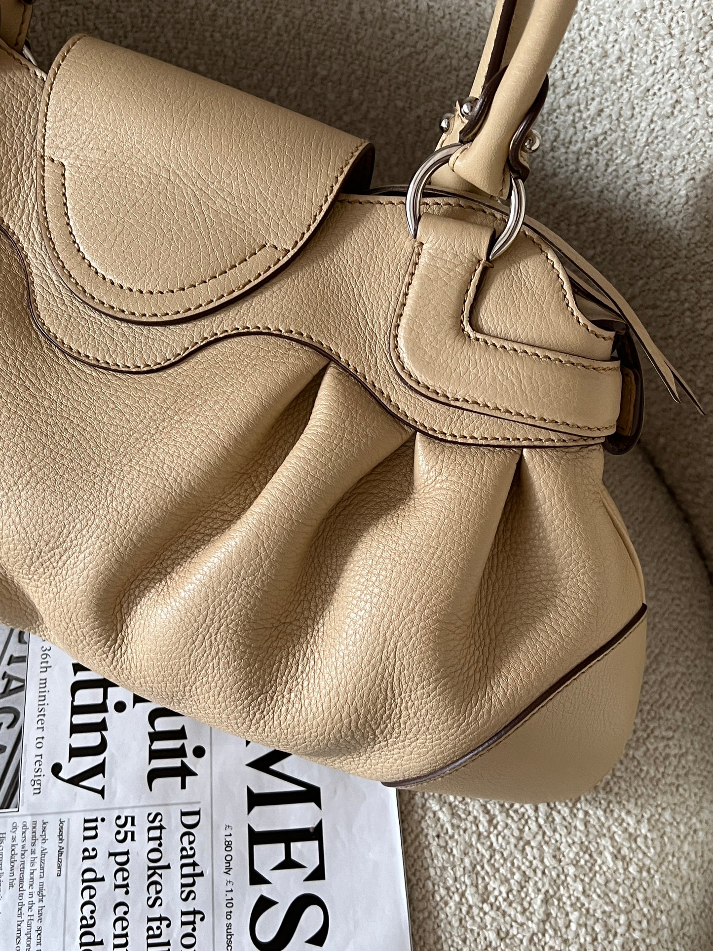 保存品!Vintage Ferragamo beige ufo bag🛸