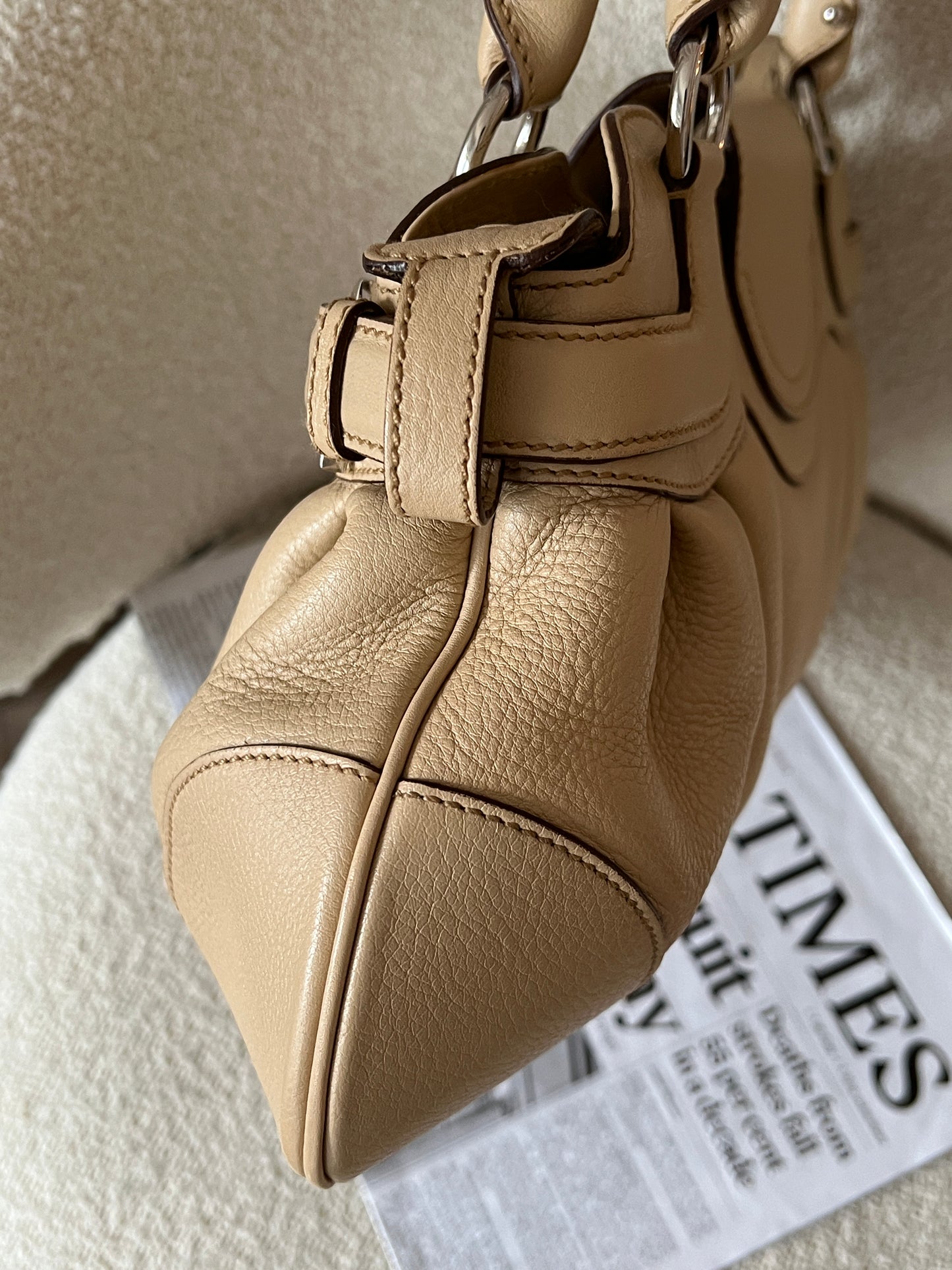 保存品!Vintage Ferragamo beige ufo bag🛸