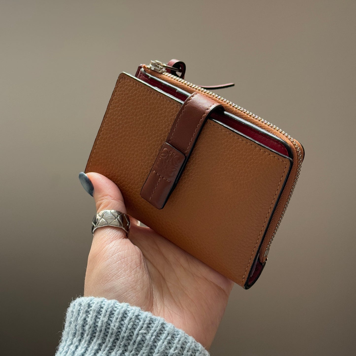 現代款box set全套! Loewe slim zip wallet短夾