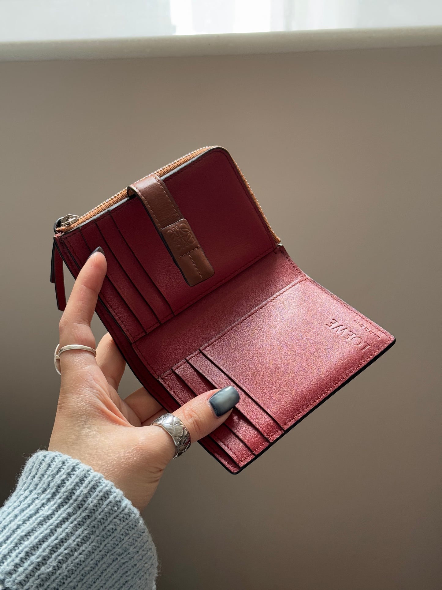 現代款box set全套! Loewe slim zip wallet短夾