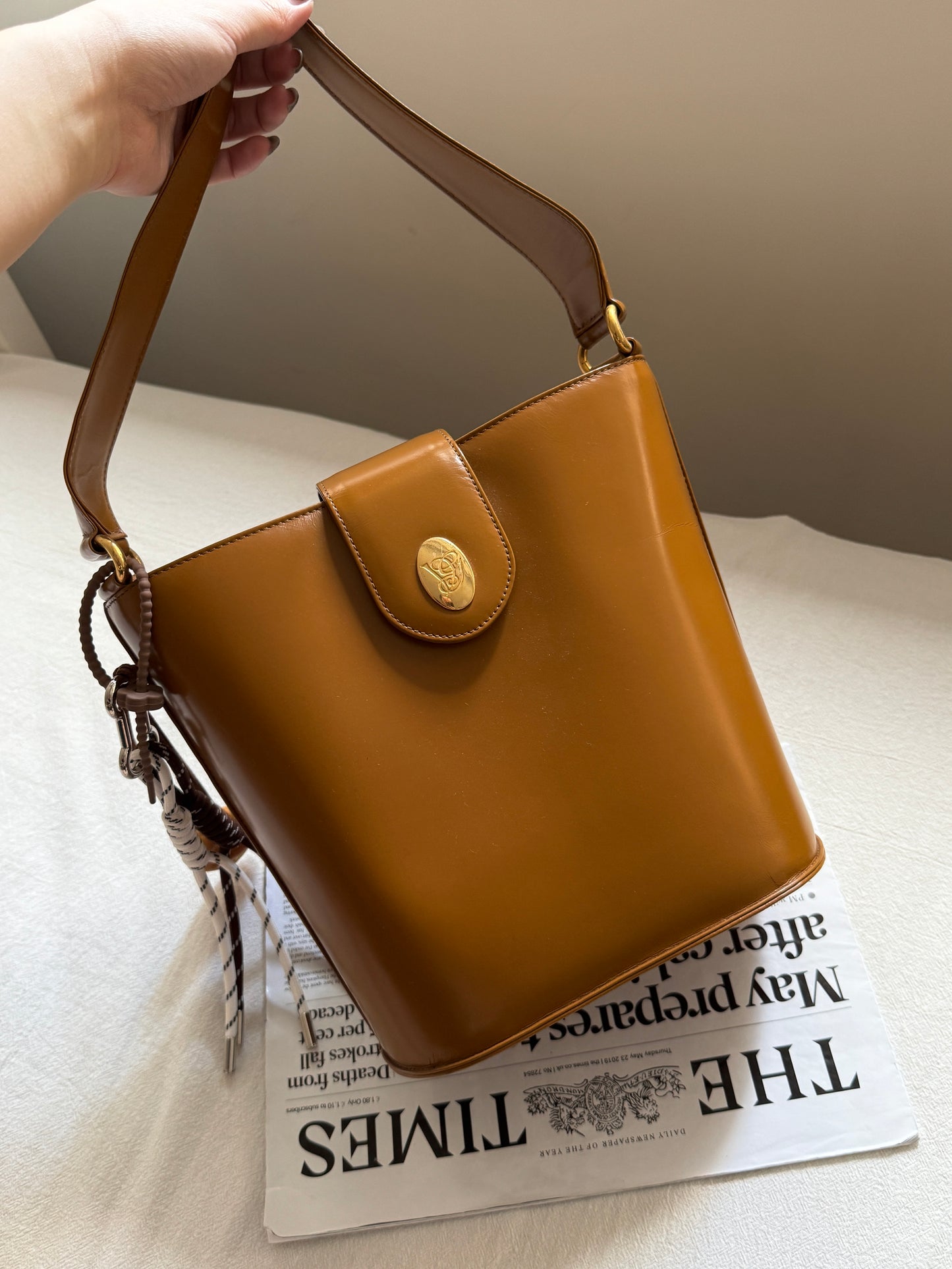 Vintage Valentino Garavani bucket bag🧺