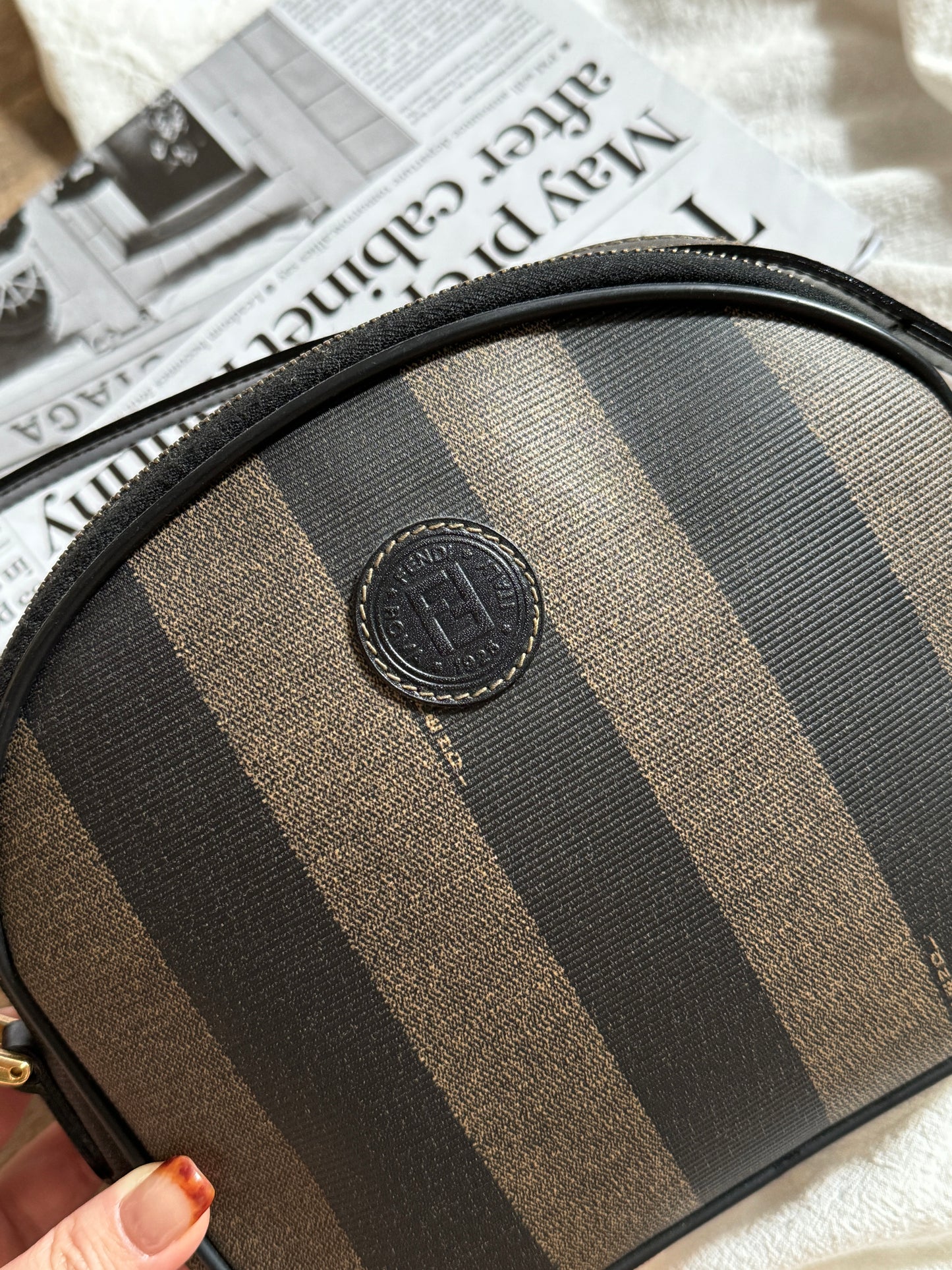 Vintage Fendi pequin crossbody bag🫒