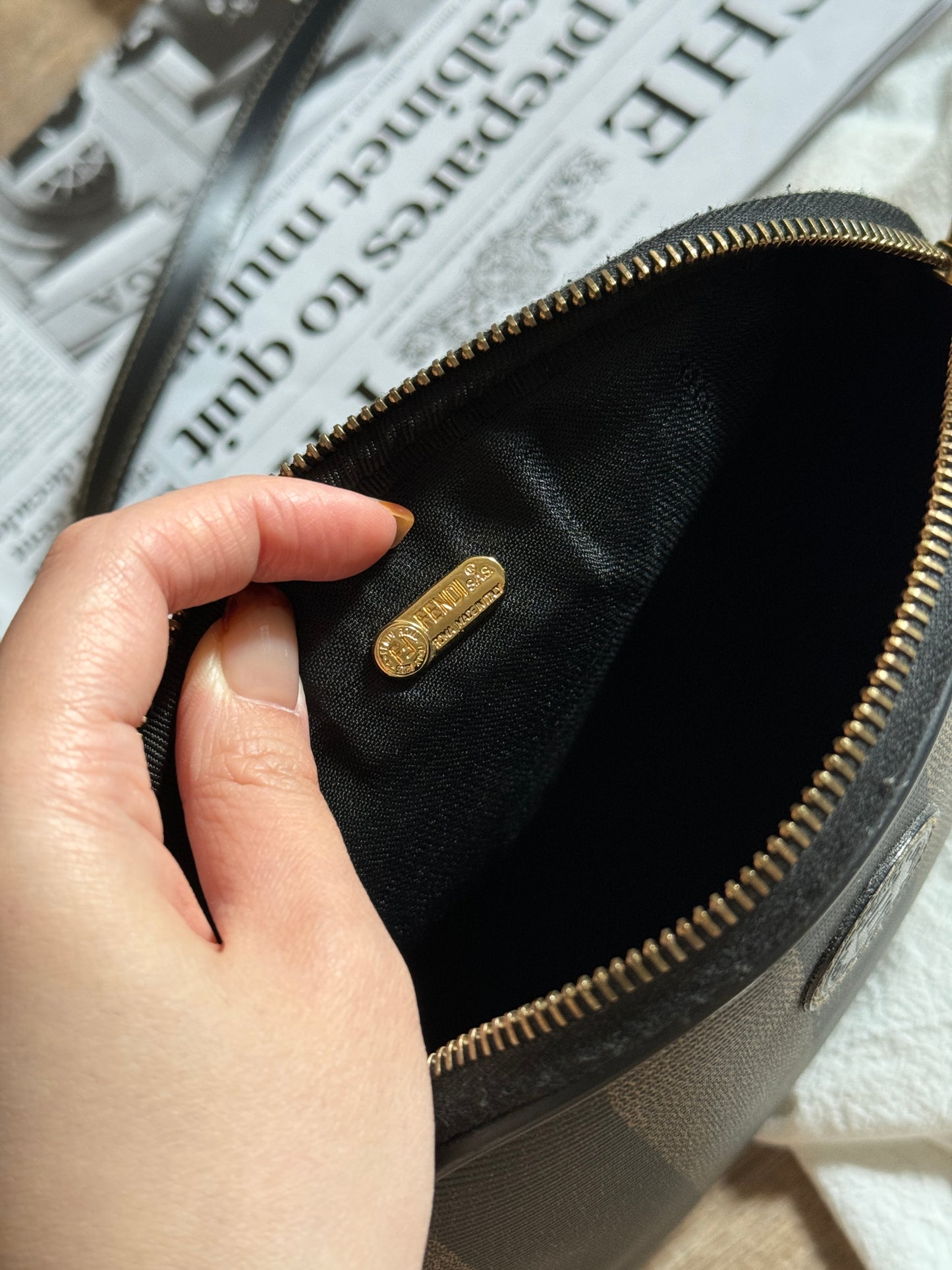 Vintage Fendi pequin crossbody bag🫒