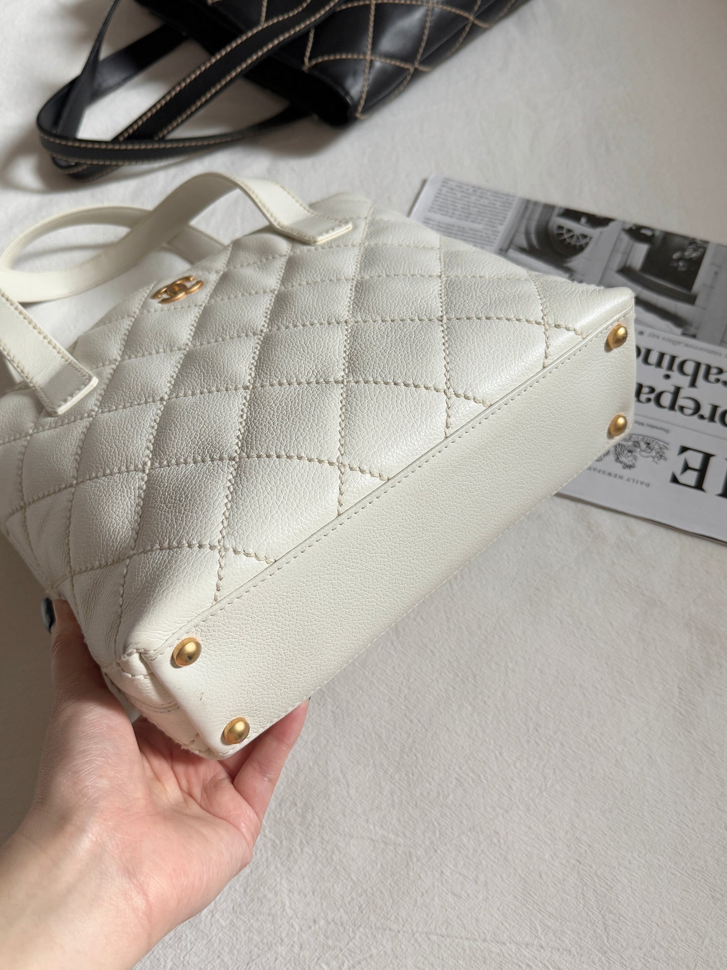 稀有好成色!Vintage Chanel white vivian tote🩶