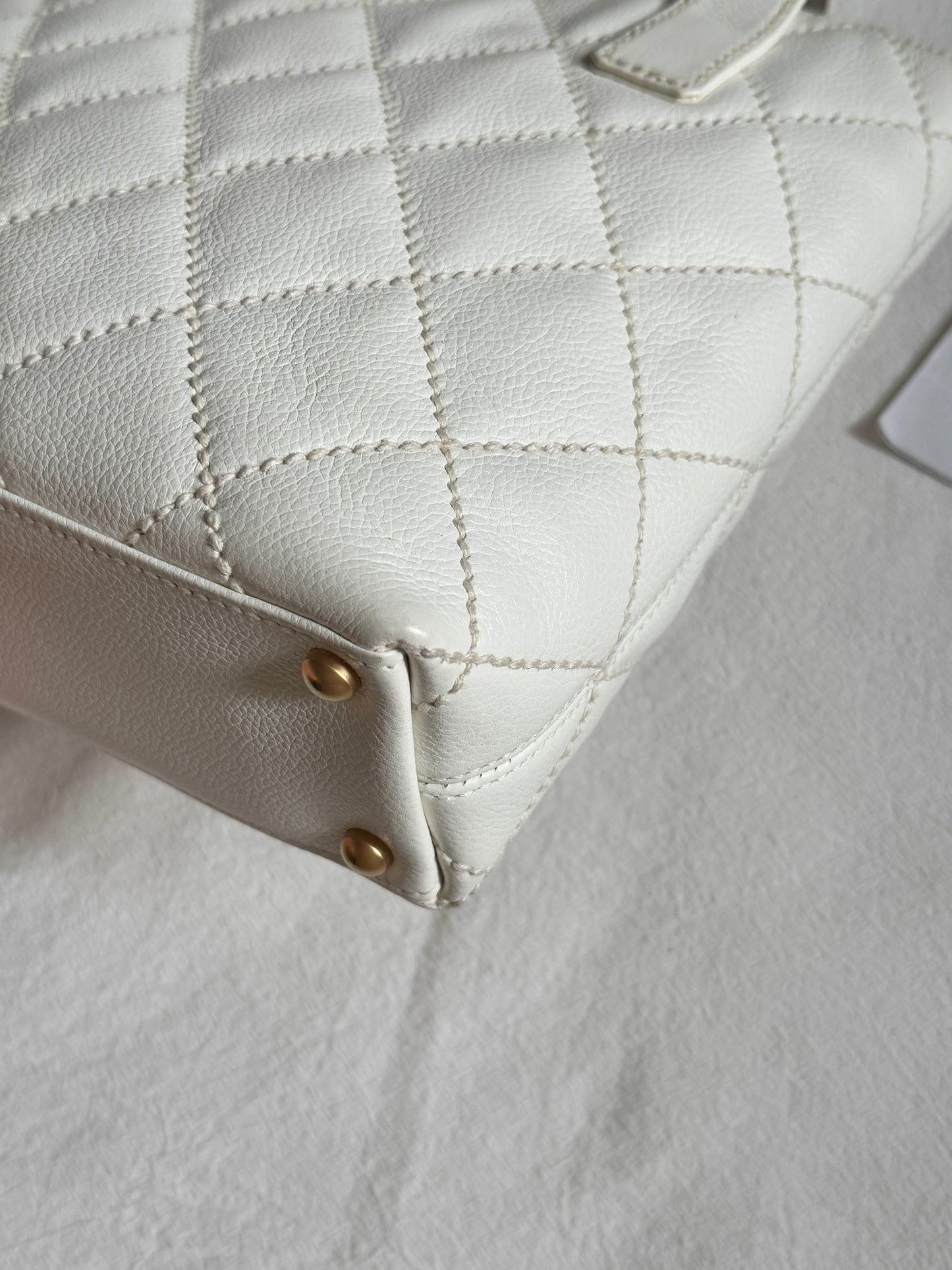 稀有好成色!Vintage Chanel white vivian tote🩶