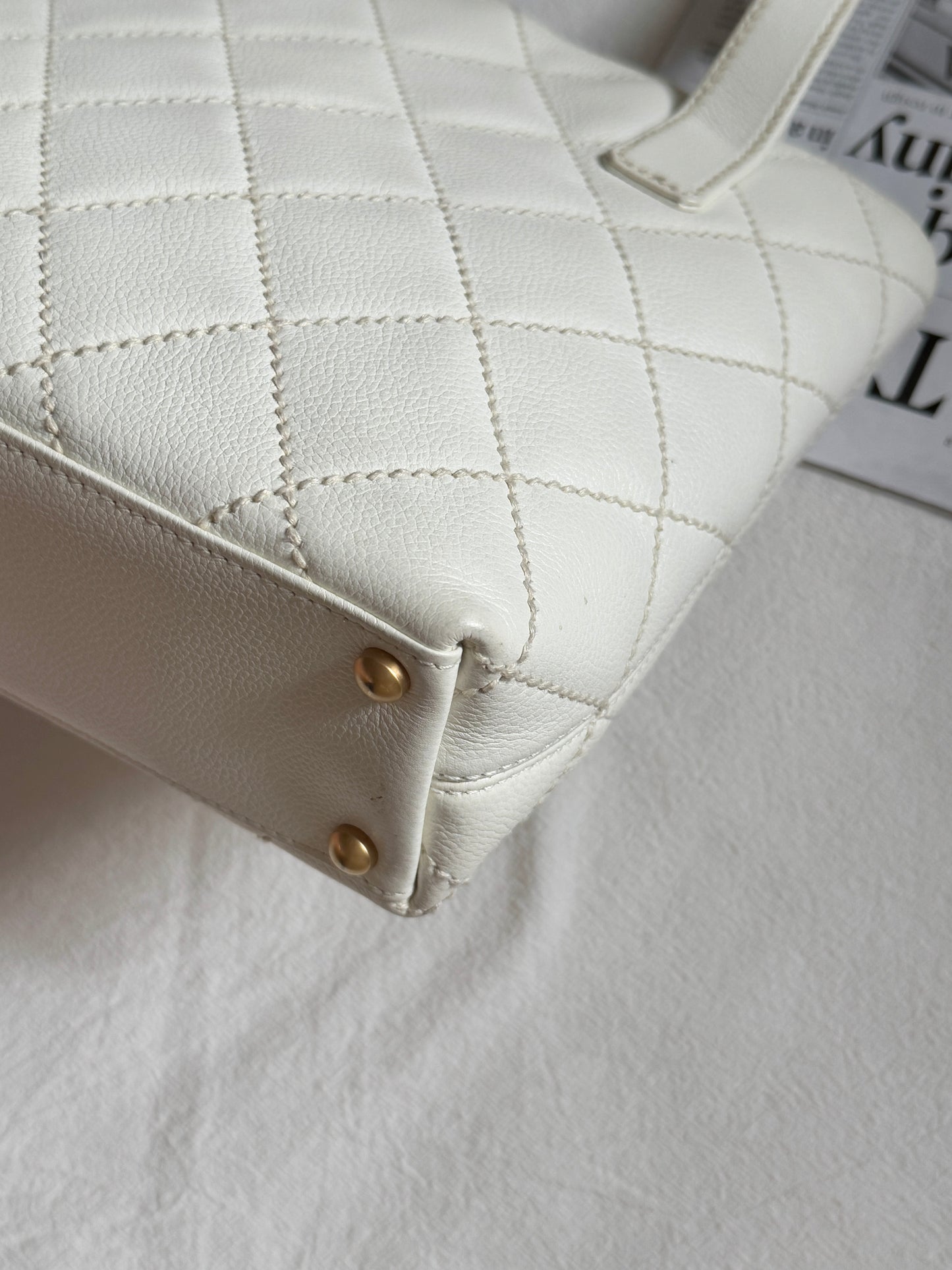 稀有好成色!Vintage Chanel white vivian tote🩶