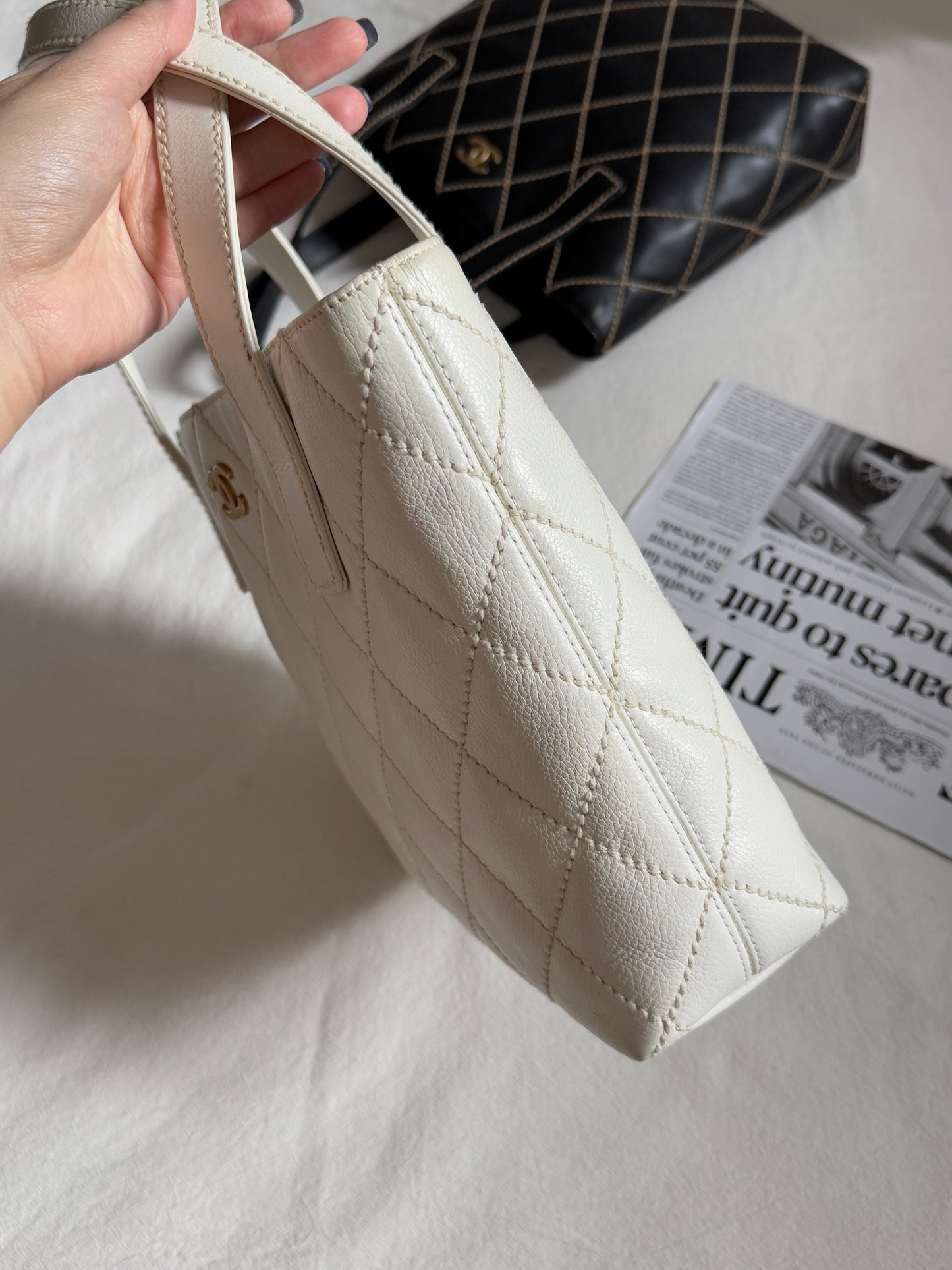 稀有好成色!Vintage Chanel white vivian tote🩶