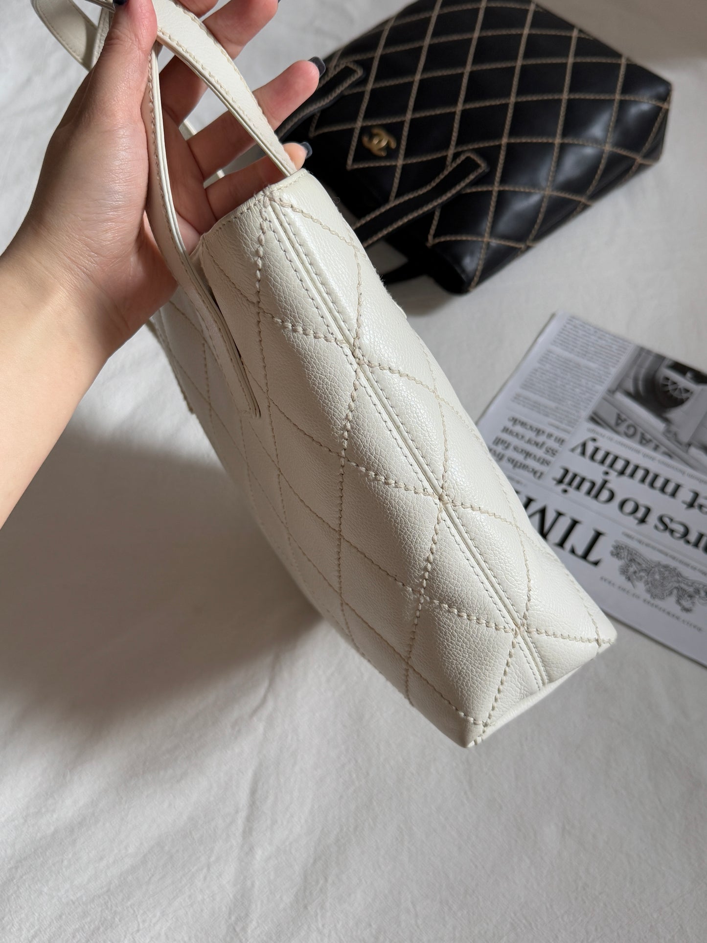 稀有好成色!Vintage Chanel white vivian tote🩶