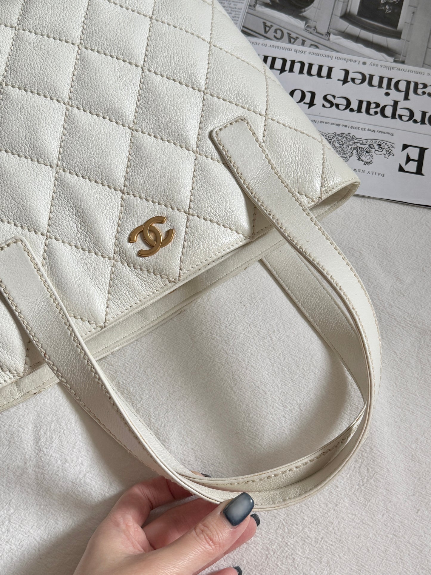 稀有好成色!Vintage Chanel white vivian tote🩶