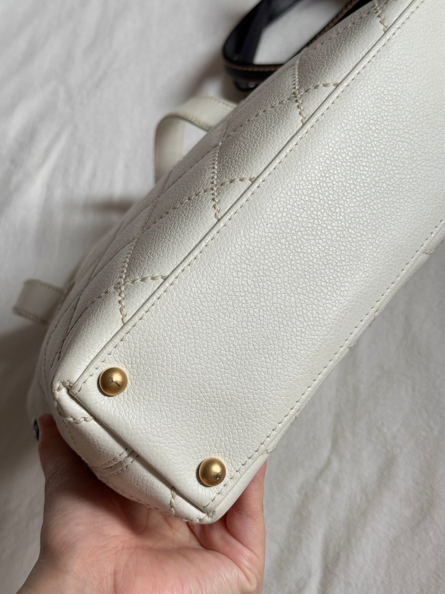 稀有好成色!Vintage Chanel white vivian tote🩶