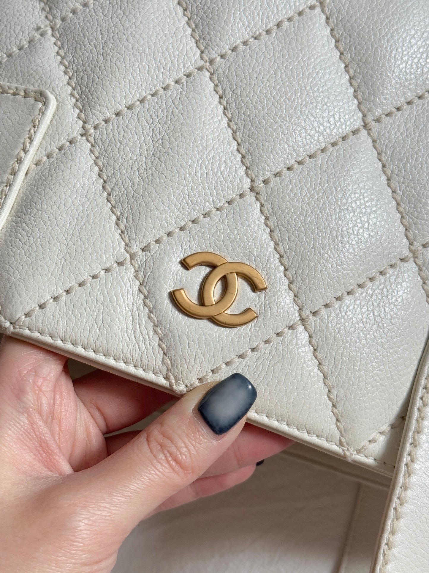 稀有好成色!Vintage Chanel white vivian tote🩶