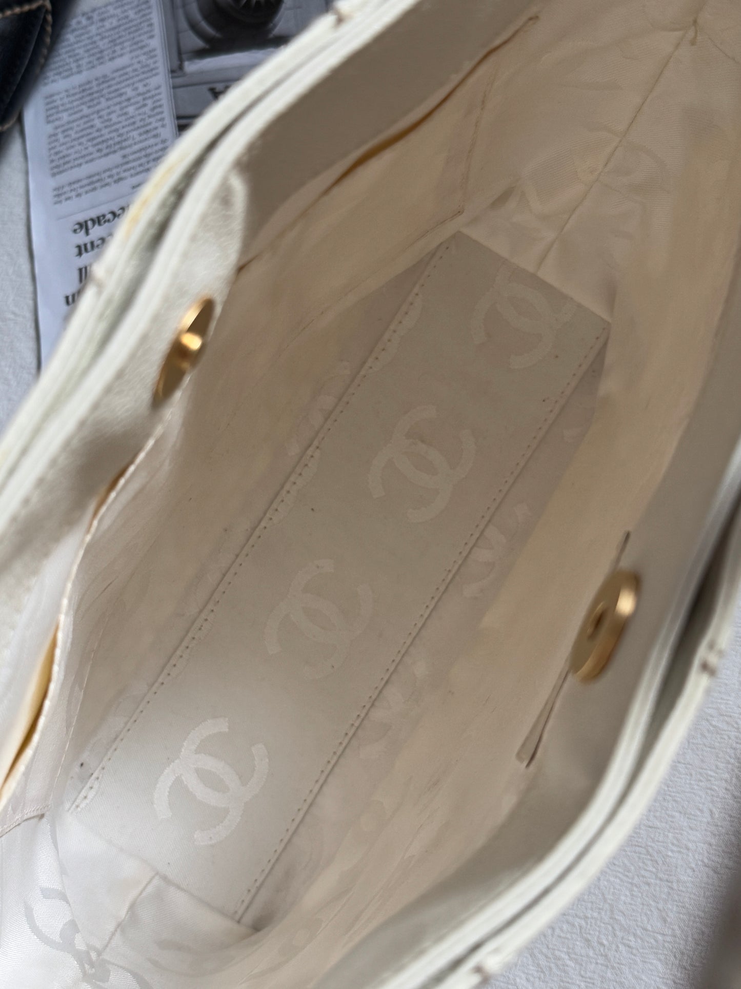 稀有好成色!Vintage Chanel white vivian tote🩶
