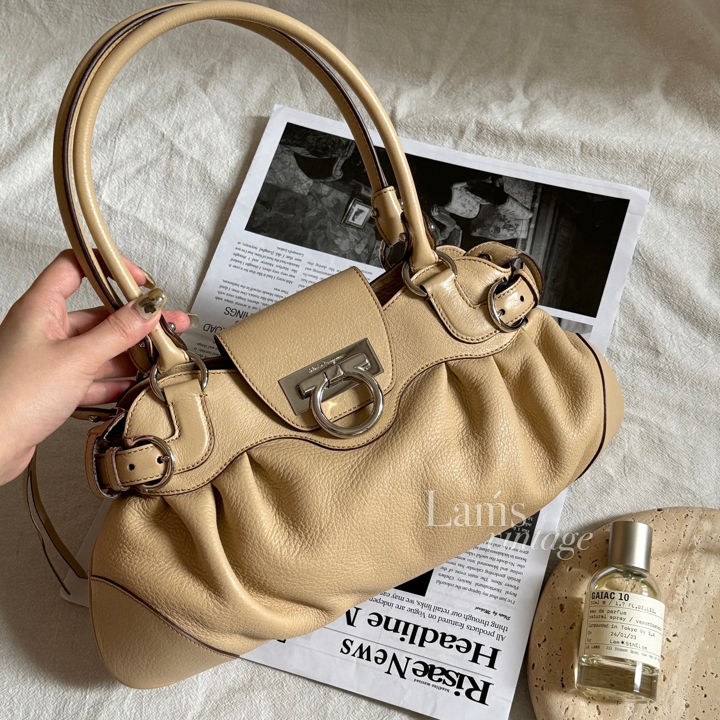 保存品!Vintage Ferragamo beige ufo bag🛸