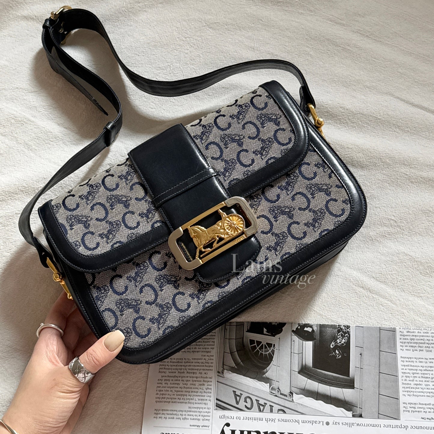 少有好成色!Vintage Celine藍花大馬車包🎠
