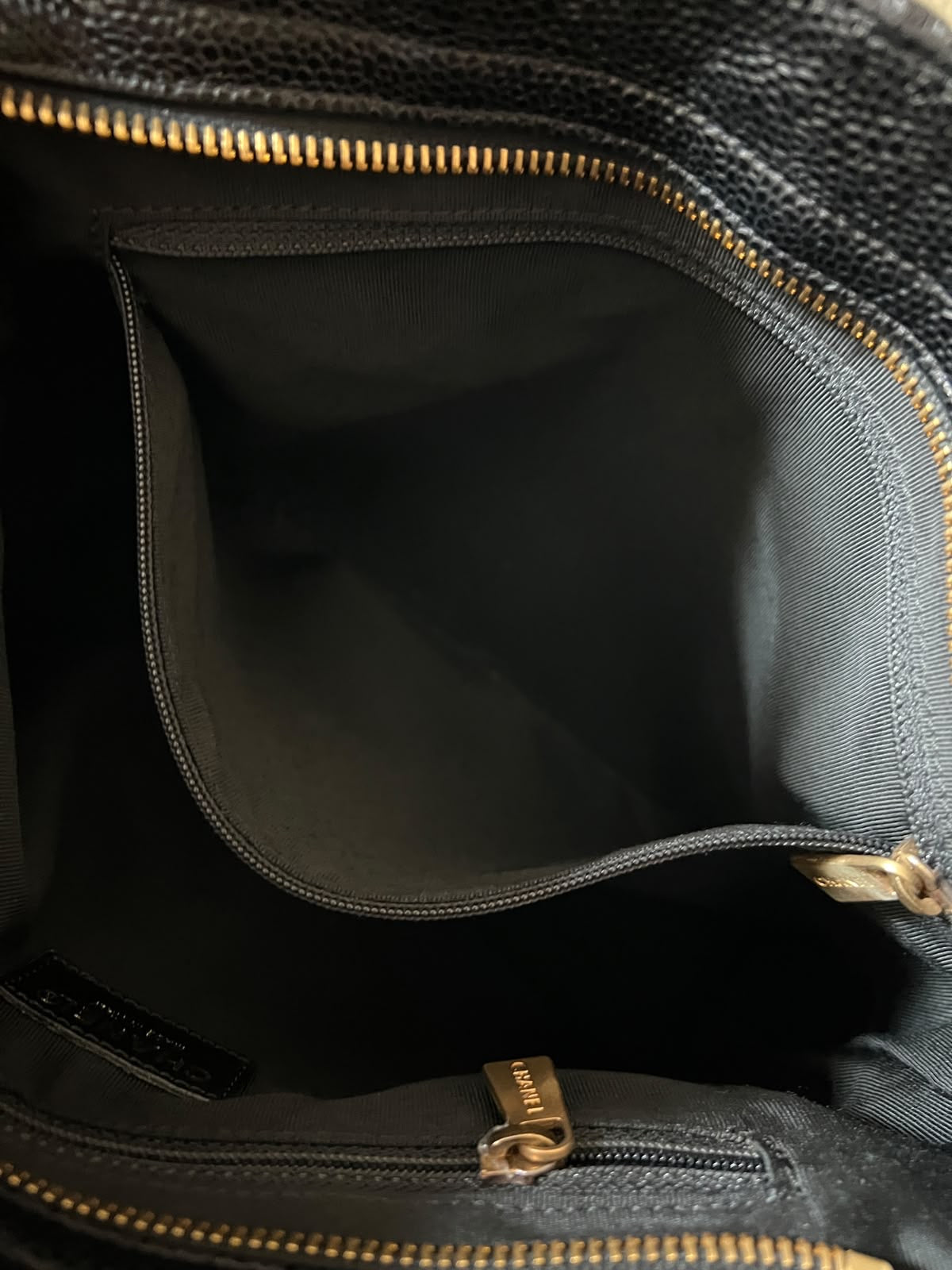 Vintage Chanel caviar calfskin tote