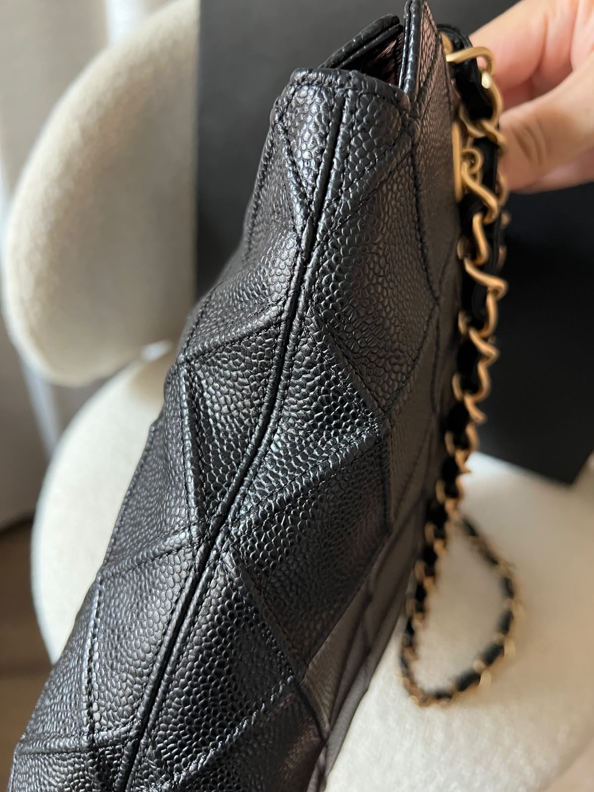Vintage Chanel caviar calfskin tote