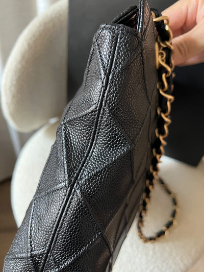 Vintage Chanel caviar calfskin tote