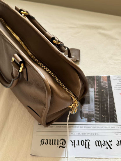 Vintage Loewe Amazona 28