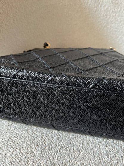 Vintage Chanel caviar calfskin tote