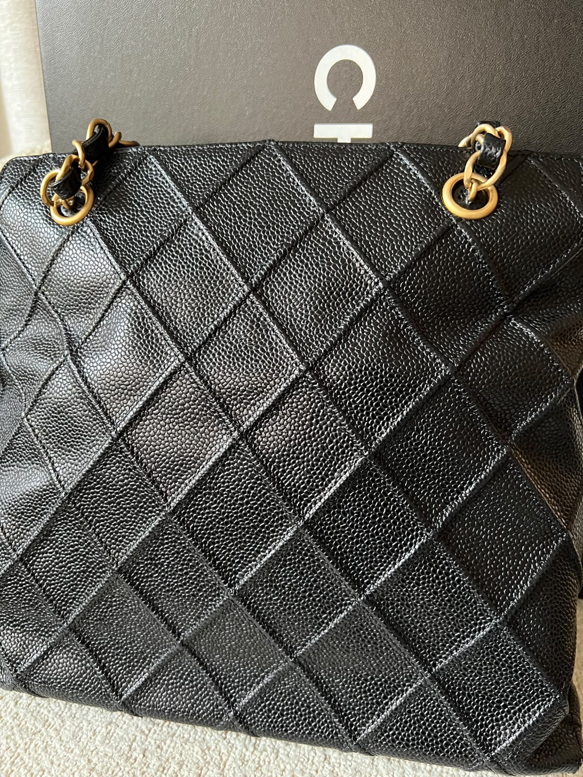 Vintage Chanel caviar calfskin tote