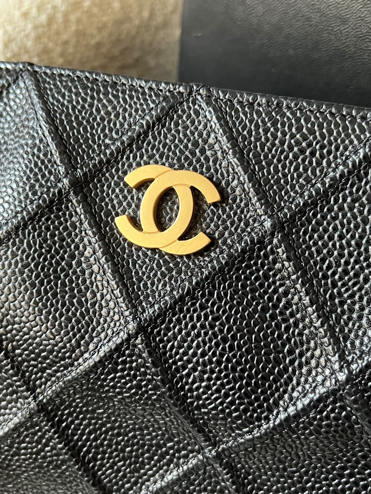 Vintage Chanel caviar calfskin tote