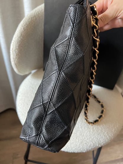 Vintage Chanel caviar calfskin tote