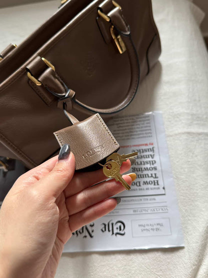 Vintage Loewe Amazona 28