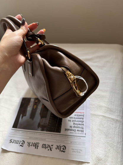 Vintage Loewe Amazona 28