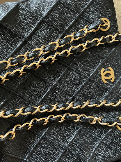 Vintage Chanel caviar calfskin tote